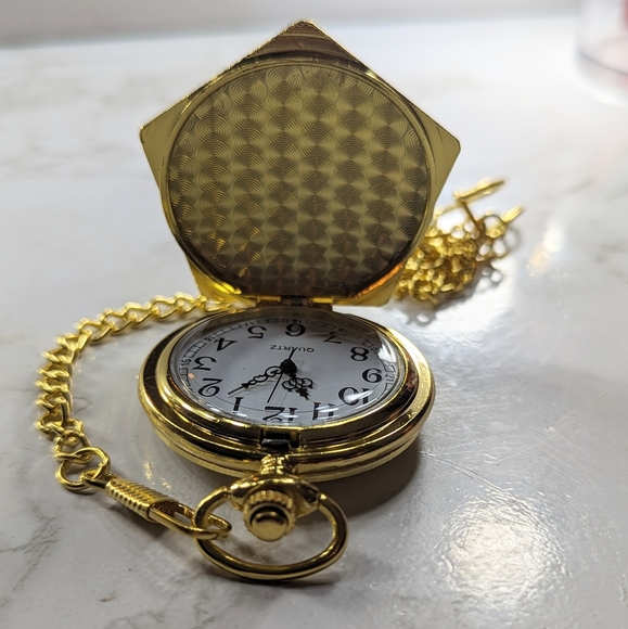 Collectable Chocolate Frog Pocket watch - Picture 3 of 7